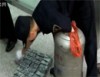 Dân buôn lậu giấu hàng trăm điện thoại trong bình gas