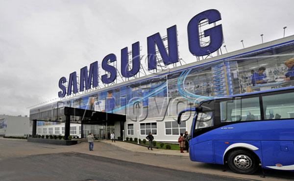 Vượt Apple, lợi nhuận của Samsung vẫn giảm