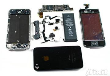 iPhone 4S đã bị mổ bụng