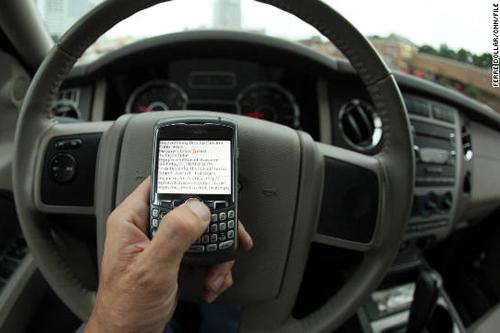 Các mạng di động tại Mỹ hợp sức ngăn chặn nạn nhắn tin khi lái xe