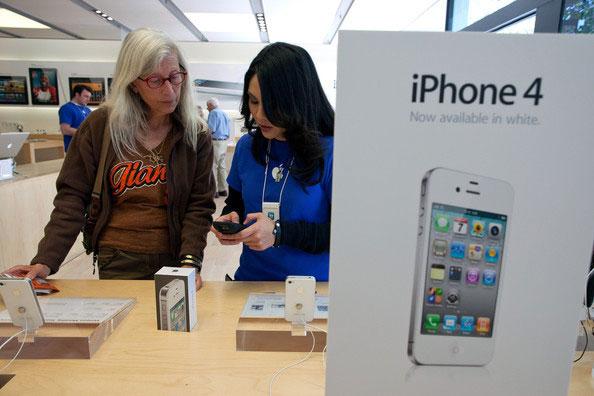 Nhà mạng gây áp lực dỡ bỏ lệnh cấm iPhone 4 ở Mỹ