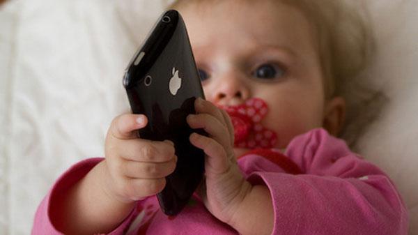 38% trẻ em Mỹ dưới 2 tuổi sử dụng thiết bị di động